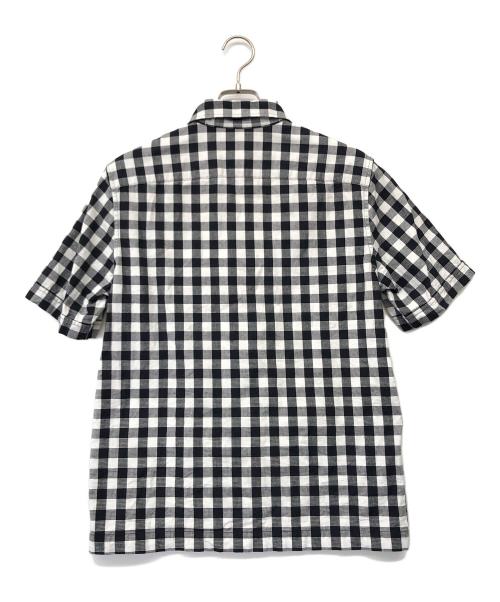 FRED PERRY（フレッドペリー）FRED PERRY (フレッドペリー) 半袖シャツ ブラック×ホワイト サイズ:Sの古着・服飾アイテム