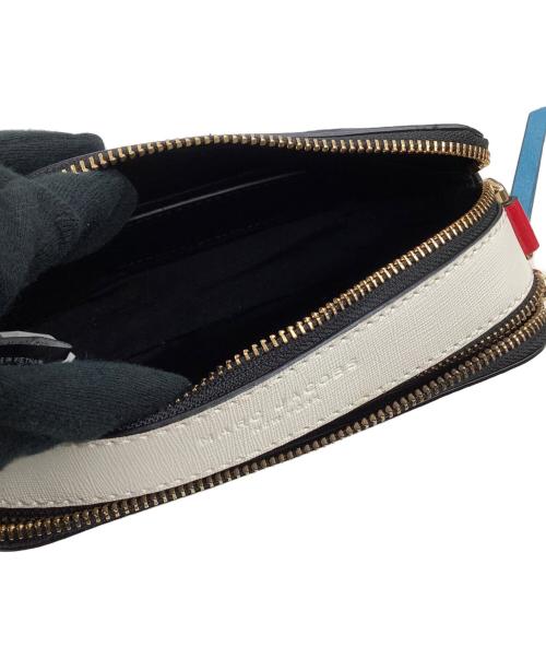 MARC JACOBS（マークジェイコブズ）MARC JACOBS (マークジェイコブズ) ザ スナップショット ブルー×レッドの古着・服飾アイテム