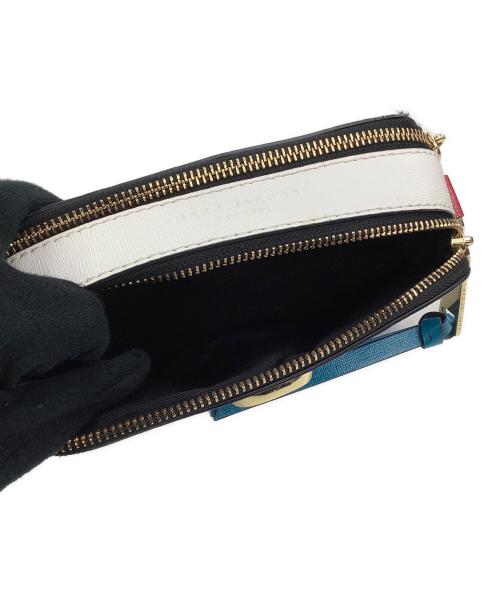 MARC JACOBS（マークジェイコブズ）MARC JACOBS (マークジェイコブズ) ザ スナップショット ブルー×レッドの古着・服飾アイテム