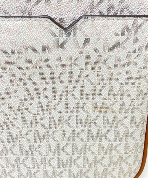MICHAEL KORS（マイケル・コース）MICHAEL KORS (マイケル・コース) ショルダーバッグ ホワイト×ブラウンの古着・服飾アイテム