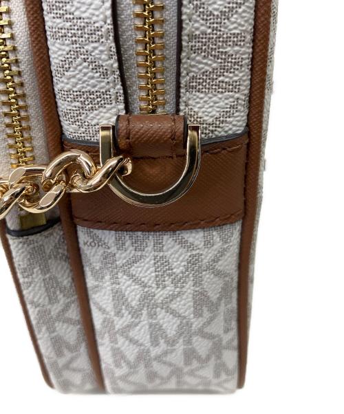 MICHAEL KORS（マイケル・コース）MICHAEL KORS (マイケル・コース) ショルダーバッグ ホワイト×ブラウンの古着・服飾アイテム
