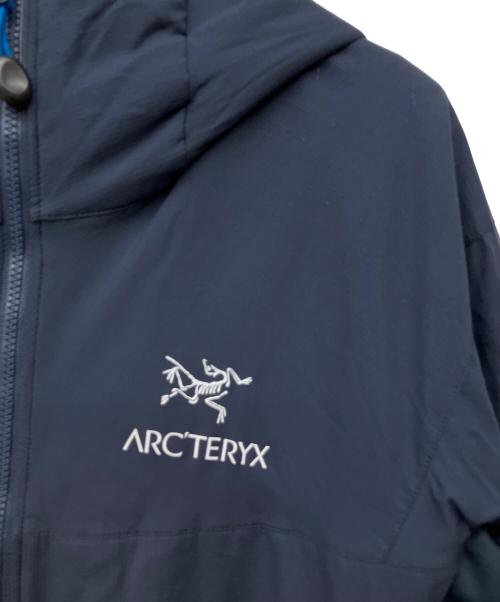 ARC'TERYX（アークテリクス）ARC'TERYX (アークテリクス) ATOM LT HOODY ネイビー サイズ:Mの古着・服飾アイテム