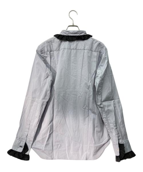 COMME des GARCONS HOMME PLUS（コムデギャルソンオムプリュス）COMME des GARCONS HOMME PLUS (コムデギャルソンオムプリュス) フリルカラー装飾デザインL/S AD2011 デカダンス期 グレー サイズ:Sの古着・服飾アイテム