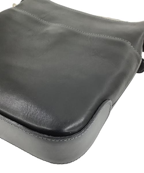 SOMES（ソメス）SOMES (ソメス) レザーショルダーバッグ ブラックの古着・服飾アイテム