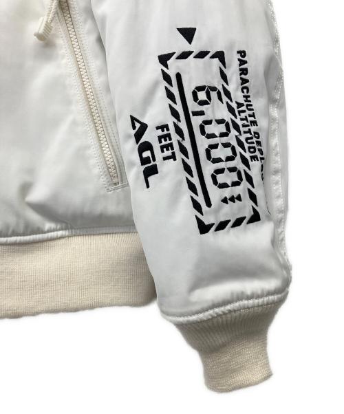 AVIREX（アヴィレックス）AVIREX (アヴィレックス) フライトジャケット ホワイト サイズ:Mの古着・服飾アイテム