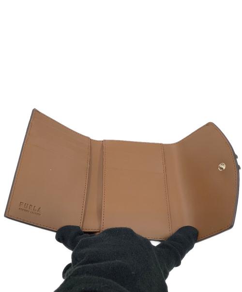 FURLA（フルラ）FURLA (フルラ) 財布 ベージュ×グリーンの古着・服飾アイテム