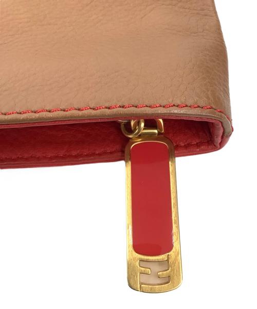 FENDI（フェンディ）FENDI (フェンディ) Leather Foldover Clutch Bag レッド×ブラウンの古着・服飾アイテム