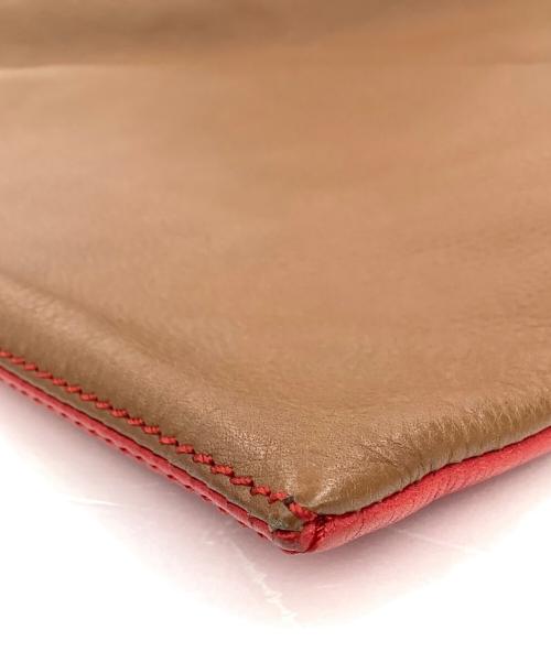 FENDI（フェンディ）FENDI (フェンディ) Leather Foldover Clutch Bag レッド×ブラウンの古着・服飾アイテム