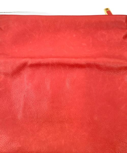 FENDI（フェンディ）FENDI (フェンディ) Leather Foldover Clutch Bag レッド×ブラウンの古着・服飾アイテム