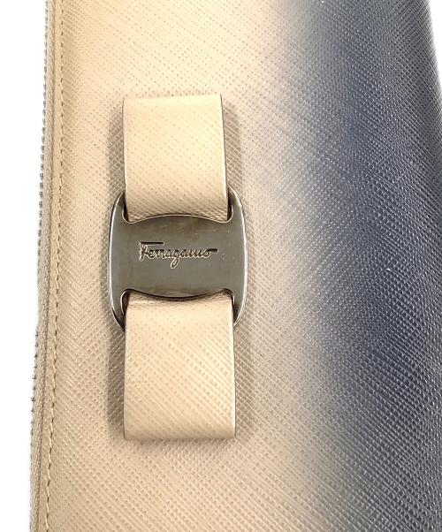Salvatore Ferragamo（サルヴァトーレ フェラガモ）Salvatore Ferragamo (サルヴァトーレ フェラガモ) L字ファスナー長財布 グラデーションの古着・服飾アイテム