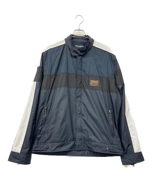 DOLCE & GABBANA（ドルチェ＆ガッバーナ）DOLCE & GABBANA (ドルチェ＆ガッバーナ) メタルプレートナイロンジャケット ネイビー サイズ:58の古着・服飾アイテム