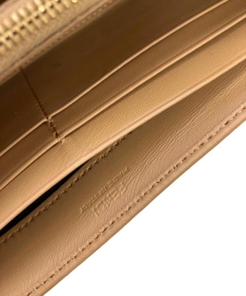 FENDI（フェンディ）FENDI (フェンディ) CONTINENTAL WALLET ベージュの古着・服飾アイテム