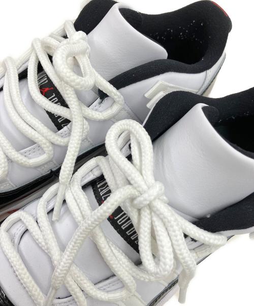 NIKE（ナイキ）NIKE (ナイキ) AIR JORDAN 11 RETRO LOW ブラック×ホワイト サイズ:25の古着・服飾アイテム