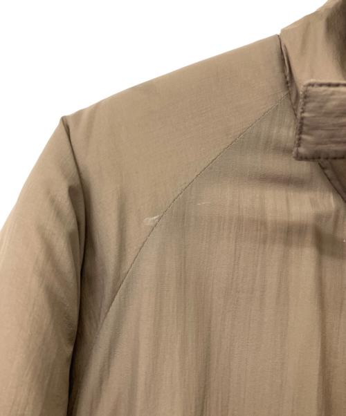 WILD THINGS（ワイルドシングス）WILD THINGS (ワイルドシングス) URBAN RESEARCH (アーバンリサーチ) belted puff jacket ベージュ サイズ:FREEの古着・服飾アイテム