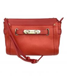 COACH（コーチ）の古着「スワッガ― リストレット　ショルダーバッグ」｜レッド