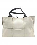 BOTTEGA VENETAボッテガベネタ）の古着「ミディアム ザ アルコトート」｜アイボリー