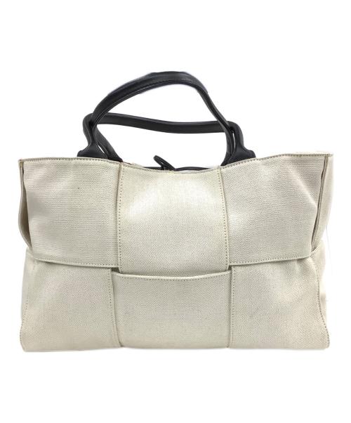 BOTTEGA VENETA（ボッテガベネタ）BOTTEGA VENETA (ボッテガベネタ) ミディアム ザ アルコトート アイボリーの古着・服飾アイテム