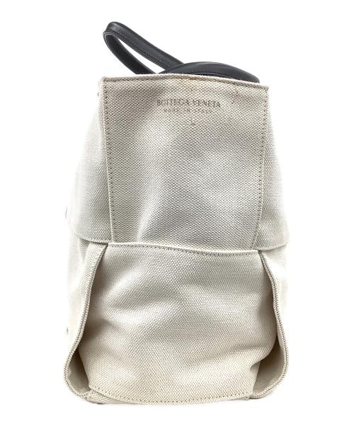 BOTTEGA VENETA（ボッテガベネタ）BOTTEGA VENETA (ボッテガベネタ) ミディアム ザ アルコトート アイボリーの古着・服飾アイテム