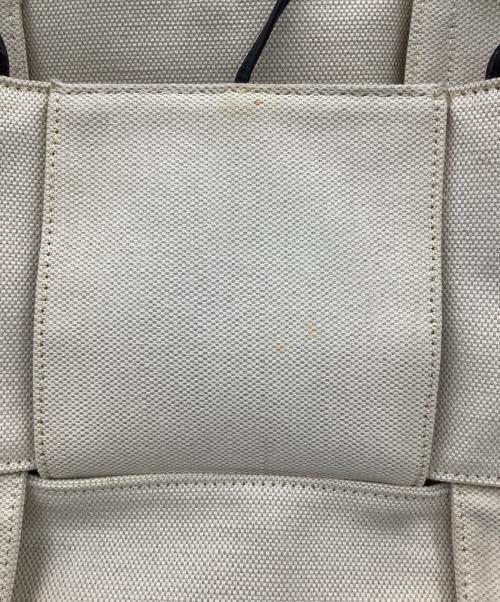 BOTTEGA VENETA（ボッテガベネタ）BOTTEGA VENETA (ボッテガベネタ) ミディアム ザ アルコトート アイボリーの古着・服飾アイテム