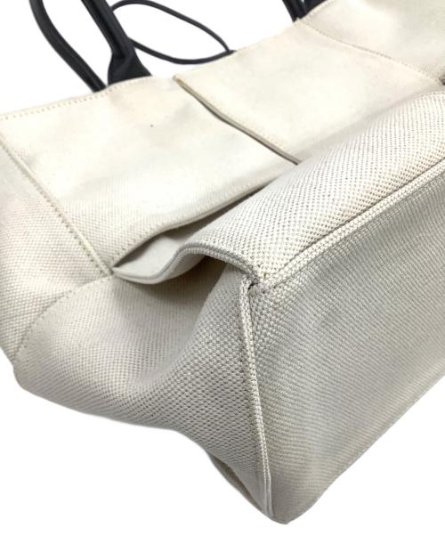 BOTTEGA VENETA（ボッテガベネタ）BOTTEGA VENETA (ボッテガベネタ) ミディアム ザ アルコトート アイボリーの古着・服飾アイテム
