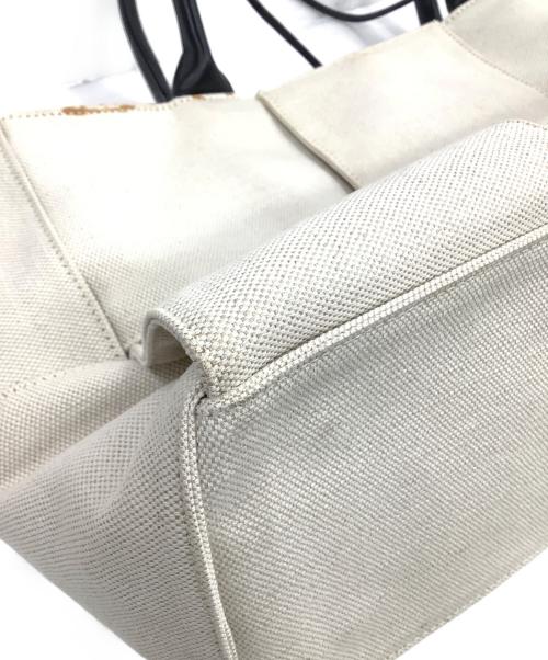 BOTTEGA VENETA（ボッテガベネタ）BOTTEGA VENETA (ボッテガベネタ) ミディアム ザ アルコトート アイボリーの古着・服飾アイテム