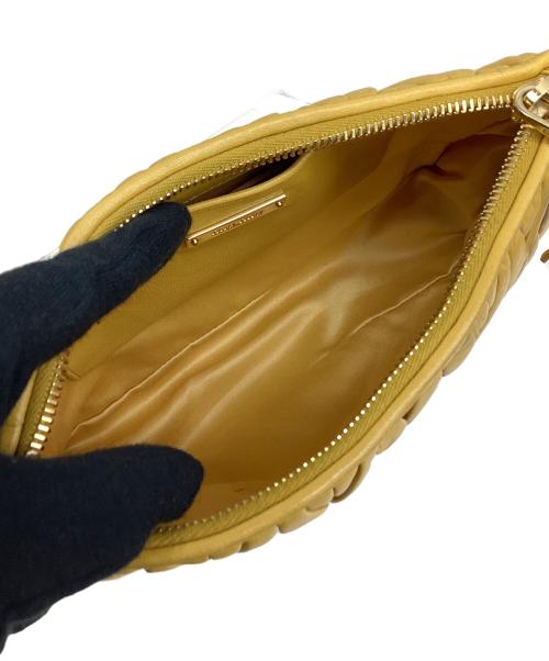 MIU MIU（ミュウミュウ）MIU MIU (ミュウミュウ) MATELASSE LUX クラッチバッグ イエローの古着・服飾アイテム