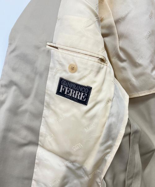 GIANFRANCO FERRE（ジャンフランコフェレ）GIANFRANCO FERRE (ジャンフランコフェレ) 3Bスーツ ベージュ サイズ:44 未使用品の古着・服飾アイテム