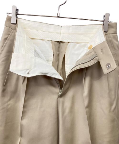 GIANFRANCO FERRE（ジャンフランコフェレ）GIANFRANCO FERRE (ジャンフランコフェレ) 3Bスーツ ベージュ サイズ:44 未使用品の古着・服飾アイテム