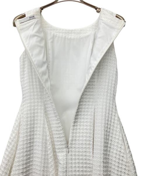 JENNE（ジェンヌ）JENNE (ジェンヌ) 膨れジャガードフレアワンピース ホワイト サイズ:Mの古着・服飾アイテム