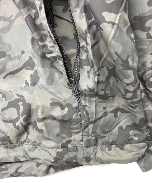 NIKE（ナイキ）NIKE (ナイキ) F.C.Real Bristol (エフシーレアルブリストル) Mastermind JAPAN (マスターマインド ジャパン) スカルカモナイロンパーカー グレー サイズ:Mの古着・服飾アイテム