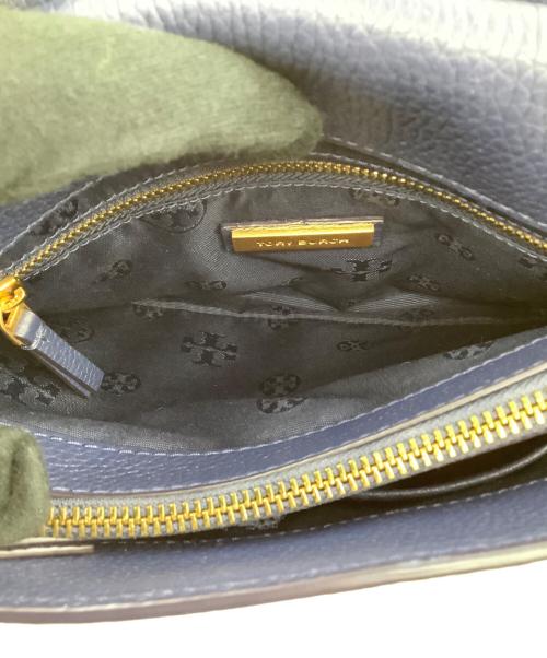 TORY BURCH（トリーバーチ）TORY BURCH (トリーバーチ) Britten Flap Shoulder Bag ネイビーの古着・服飾アイテム