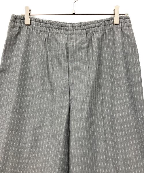 Yohji Yamamoto pour homme（ヨウジヤマモト プールオム）Yohji Yamamoto pour homme (ヨウジヤマモト プールオム) 筆記体タグ 丸文字タグ ストライプイージーパンツ グレー サイズ:Mの古着・服飾アイテム