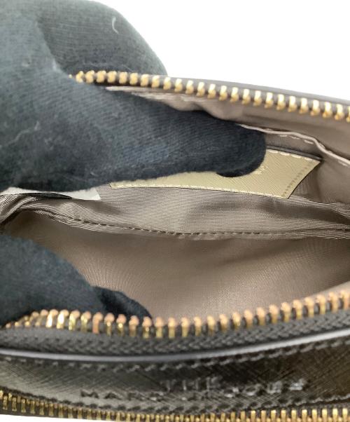 MARC JACOBS（マークジェイコブス）MARC JACOBS (マークジェイコブス) THE SNAPSHOT LEATHER CAMERA BAG ベージュ×ブラックの古着・服飾アイテム