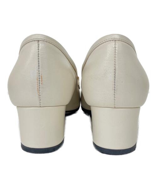 GUCCI（グッチ）GUCCI (グッチ) CRYSTAL MID HEEL LOAFER ベージュ サイズ:35 1/2の古着・服飾アイテム