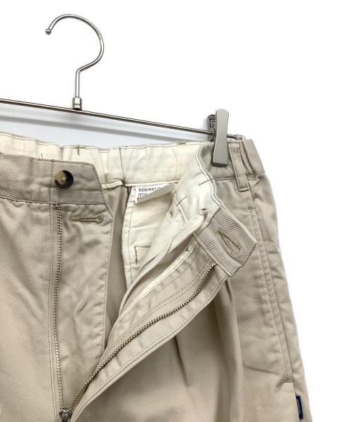TapWater（タップウォーター）TapWater (タップウォーター) Cotton Chino Tuck Trousers  ベージュ サイズ:36の古着・服飾アイテム