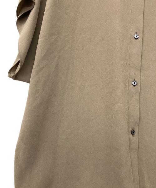 theory luxe（セオリーリュクス）theory luxe (セオリーリュクス) バックサテンショートスリーブブラウス - Amia N - Flow ライトモスブラウン サイズ:40 未使用品の古着・服飾アイテム
