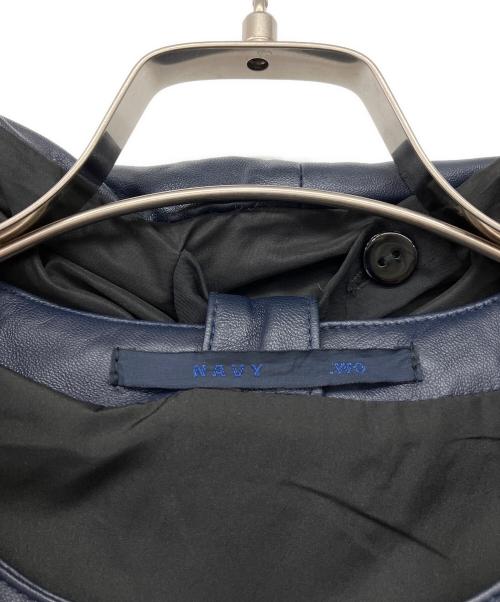 NAVY.WO（ネイビー・ウォ）NAVY.WO (ネイビー・ウォ) ダウンマフラー付ノーカラーレザーダウン ネイビー サイズ:2の古着・服飾アイテム
