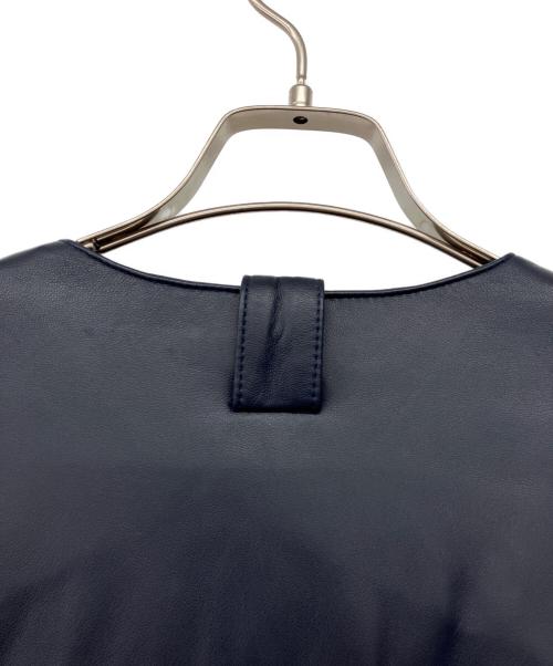 NAVY.WO（ネイビー・ウォ）NAVY.WO (ネイビー・ウォ) ダウンマフラー付ノーカラーレザーダウン ネイビー サイズ:2の古着・服飾アイテム