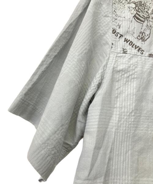 Thee Hysteric XXX（ジィ ヒステリックトリプルエックス）Thee Hysteric XXX (ジィ ヒステリックトリプルエックス) THE GHOST WOLVES S/S SHIRTS グレー サイズ:Mの古着・服飾アイテム