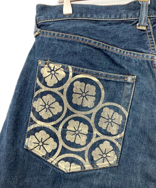 Evisu Jeans（エヴィスジーンズ）Evisu Jeans (エヴィスジーンズ) 2001 NO.2　家紋　FLOWER  WHITE　DENIM ネイビー サイズ:36インチの古着・服飾アイテム