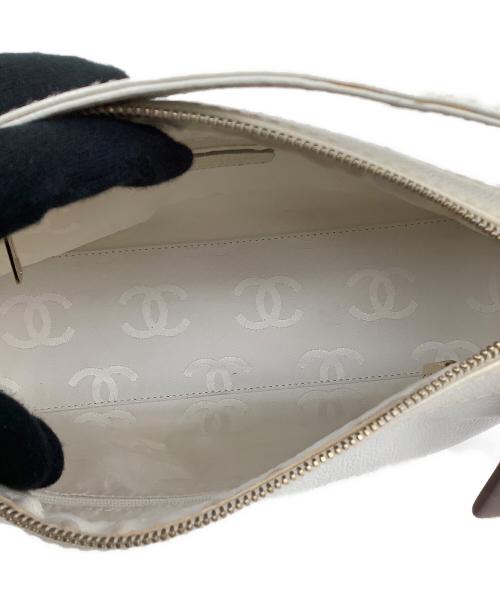 CHANEL（シャネル）CHANEL (シャネル) ショートストラップワンショルダーバッグ ホワイトの古着・服飾アイテム