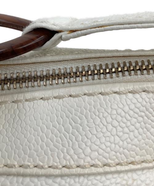 CHANEL（シャネル）CHANEL (シャネル) ショートストラップワンショルダーバッグ ホワイトの古着・服飾アイテム