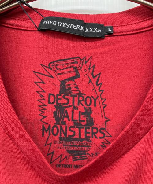 Thee Hysteric XXX（ジィ ヒステリックトリプルエックス）Thee Hysteric XXX (ジィ ヒステリックトリプルエックス) THEE HYSTERIC XXX DAM/LET THERE BE DARK pt Tシャツ レッド サイズ:L 未使用品の古着・服飾アイテム