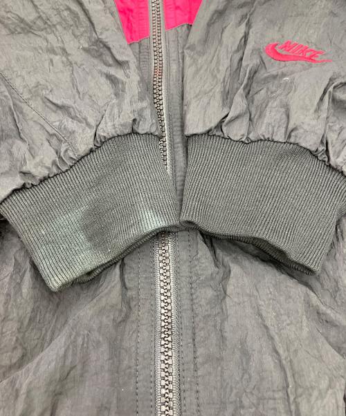 NIKE（ナイキ）NIKE (ナイキ) ナイロンジャケット ブラック×ピンク サイズ:XLの古着・服飾アイテム