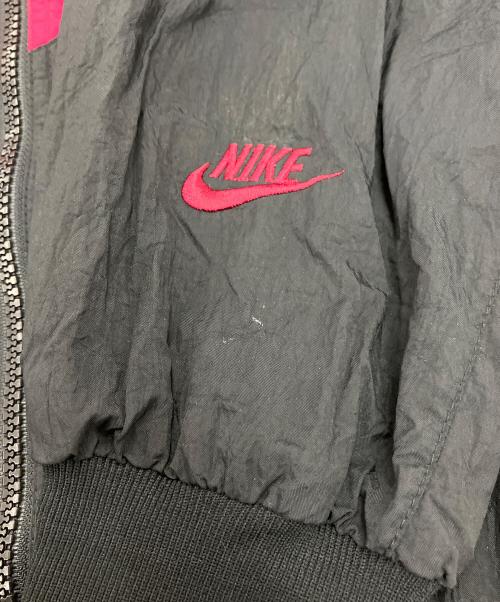 NIKE（ナイキ）NIKE (ナイキ) ナイロンジャケット ブラック×ピンク サイズ:XLの古着・服飾アイテム