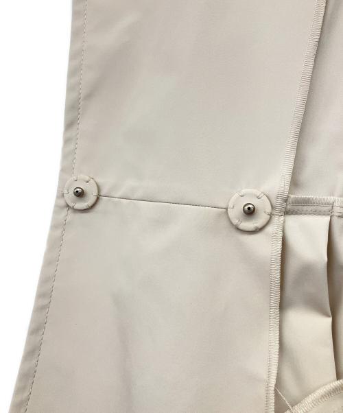 FOXEY NEWYORK（フォクシーニューヨーク）FOXEY NEWYORK (フォクシーニューヨーク) ストレッチタフタ トレンチコート ベージュ サイズ:40の古着・服飾アイテム