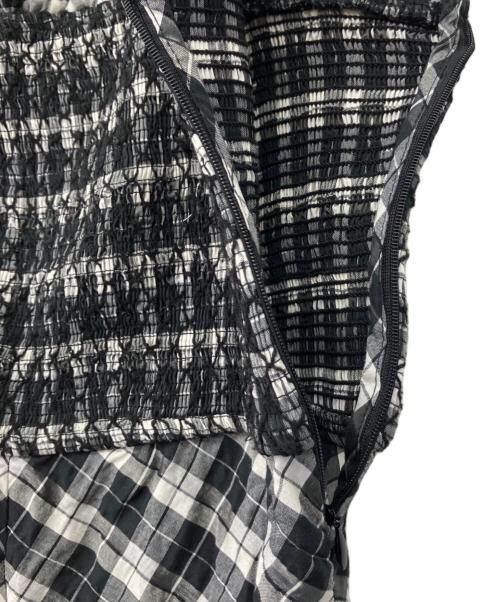 GANNI（ガニー）Ganni (ガニー) ノースリーブ・キャミソールワンピース ブラック×ホワイト サイズ:34の古着・服飾アイテム