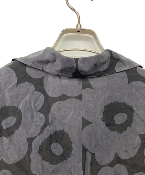 marimekko（マリメッコ）marimekko (マリメッコ) MAISOL UNIKKO DRESS MEKKO CLASSIC UNIKKO CUPRO グレー サイズ:34 未使用品の古着・服飾アイテム