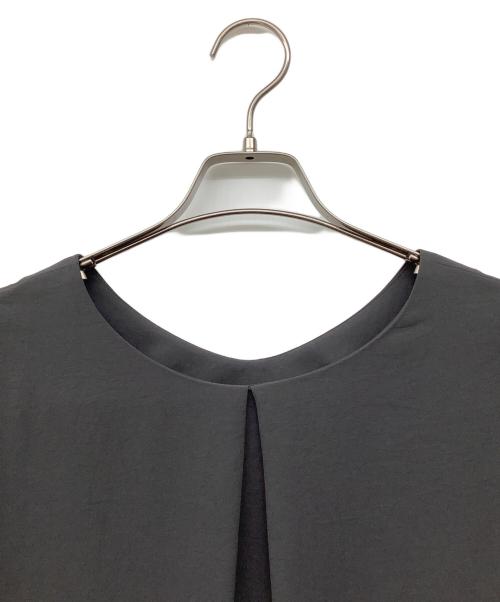UNTITLED（アンタイトル）UNTITLED (アンタイトル) ノースリーブブラウス グレー サイズ:2の古着・服飾アイテム