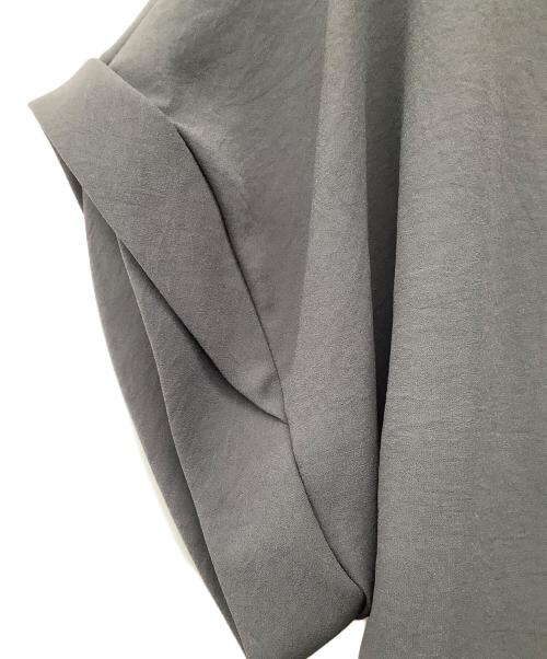 UNTITLED（アンタイトル）UNTITLED (アンタイトル) ノースリーブブラウス グレー サイズ:2の古着・服飾アイテム